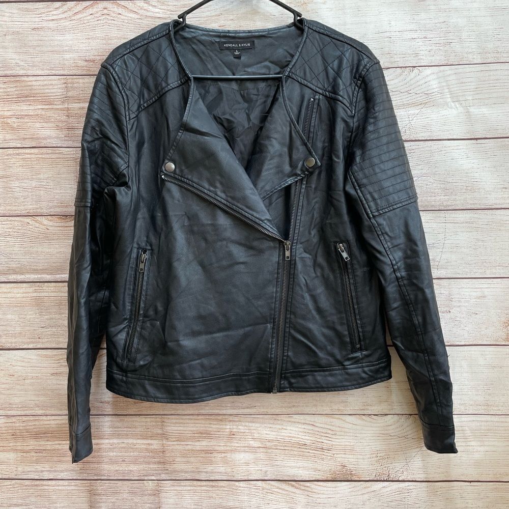 KENDALL &‎ KYLIE MOTO JACKET IN BLACK FAUX LEATHER